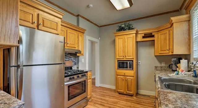 Коттедж Spacious Mount Pleasant Home: 5 Mi to Beach