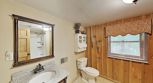 Serenity Ridge: Deluxe W/ Hot Tub & Pool Table 3 Bedroom Cabin, Забронировать Дом для отпуска Севьервилл Great Smoky Mountains National Park