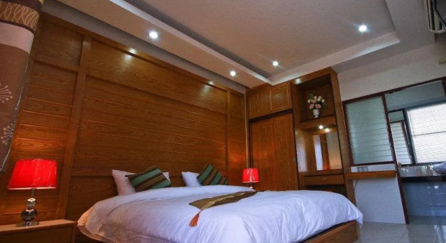 Chonlapan Place(ชลพรรณเพลส), Varaa Hotelli Hotellit North-Eastern Thailand pysäköinnillä, Pysäköinti