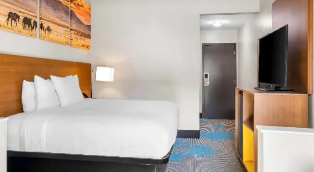 Двухместный люкс Days Inn & Suites by Wyndham Ridgeland