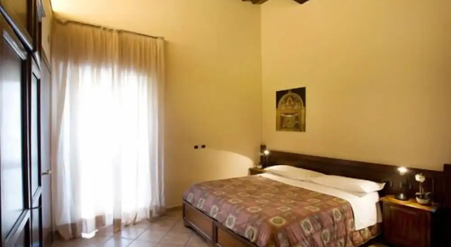 Hotel Degli Affreschi, Забронировать Отель Отели Монтефалько с бассейном, Бассейн