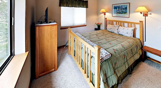 Ski in Out Near Main St Breckenridge by RedAwning, Забронировать Отель Отели Брекенридж 3 звезды, 3*