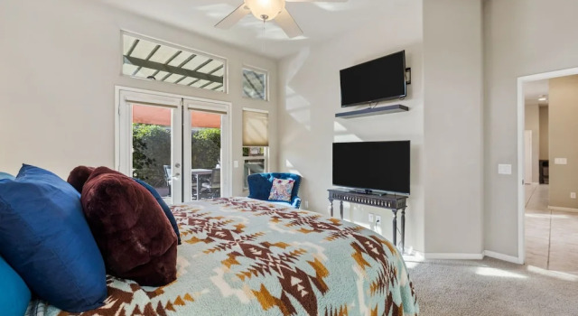 Коттедж Luxury A Royal Desert Oasis with Epic Game Room