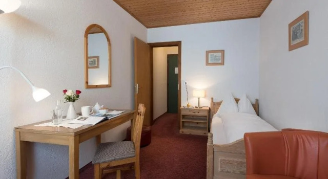 Hotel Seraina, Book Hotel Hoteller i Bregaglia Valley med parkering, Parkering