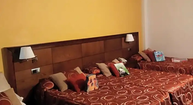 Четырёхместный номер Standard Hotel Casa Chuldian