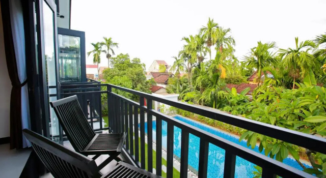 Трёхместный номер Standard с видом на бассейн Hoi An Hideaway Villa