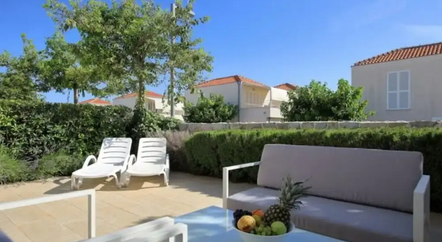 Апартаменты Villas Punta Skala Apartments With Pools at Beach