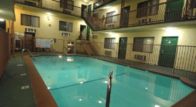 Номер Deluxe Hollywood Inn Express North
