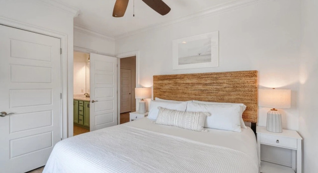Коттедж Sleeps 20, Private Pool, Putting Green, Walk to Beach Vitamin Sea by Avantstay