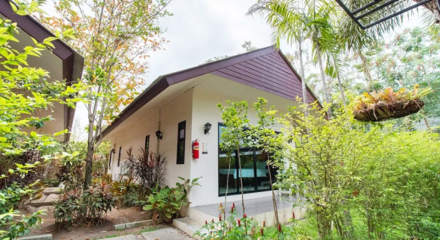 OYO 819 Baan Garagade Resort, Забронировать Курортный отель Курортные отели провинции Чонбури, Курортный отель