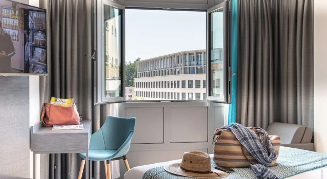 Двухместный номер Superior с балконом Hôtel Versailles Chantiers