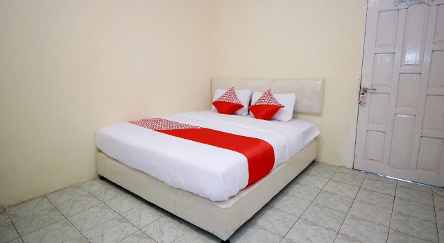 OYO 1335 Anie 71 Residence, Book Hotel Bengkulu 
