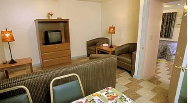 Buccaneer Beach Motel, Забронировать Мотель Китти-Хок-Бич Outer Banks