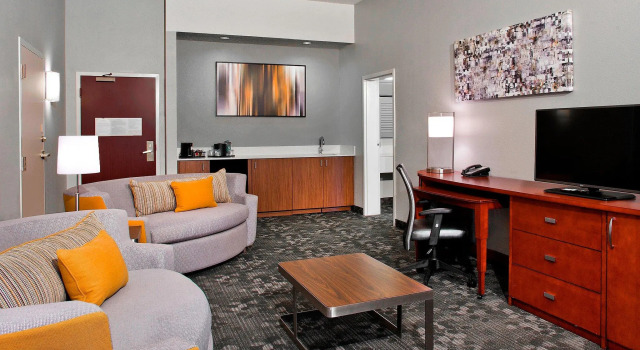 Люкс Courtyard by Marriott Charlotte Ballantyne