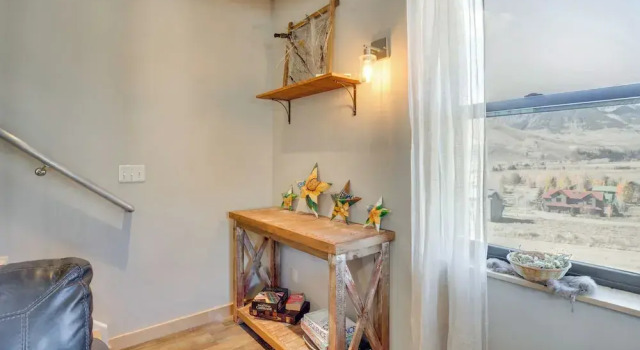 10 Mi to Slopes! Mtn-view Crested Butte Retreat, Book Lejlighed Hoteller i Crested Butte Mountain med parkering, Parkering