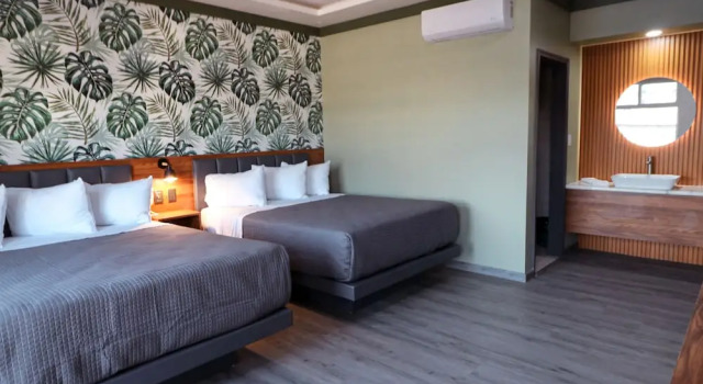 Четырёхместный люкс Deluxe Hotel La Quinta Bonita