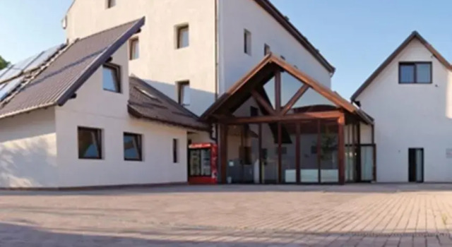 Edel House, Забронировать Отель Бизнес-отели Рышнов, рядом с Парк развлечений Dino Parc, 4* 5*