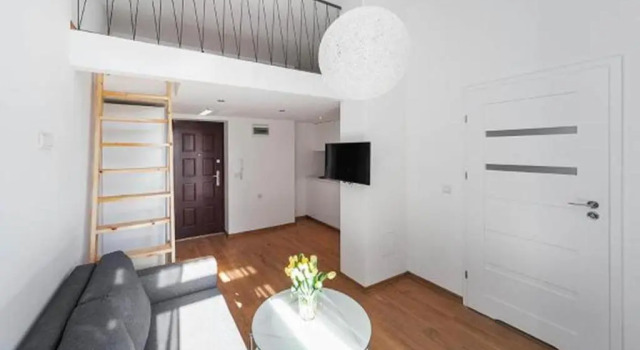 Апартаменты с балконом 2 Nights Apartments - great location, right next to Main Rail and Bus Station, 10 min to Main Square by foot