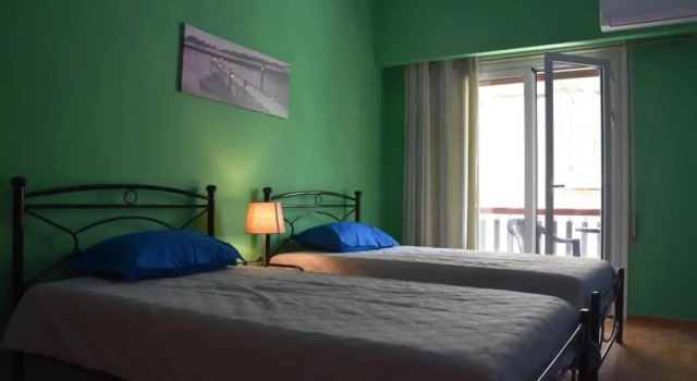 Colourful Apartment in AthensCity 1min from Subway