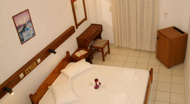Levante Beach Hotel, Prenota Hotel Hotel a Paro con piscina, Piscina