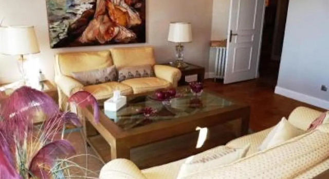 Charming 2 Bedroom apt in Central Cannes Walking Distance to Beaches Croisette and the Palais - 678