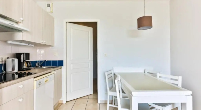 Апартаменты с балконом Appartements front de mer 2 piscine chauffées la pironnière Residence de lestrand