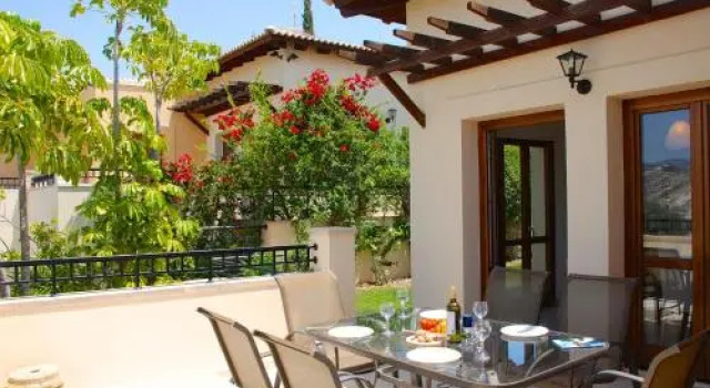 Junior Villa Minami EZ02, Boek Villa Kouklia Paphos, in de buurt van Ranti Forest Beach