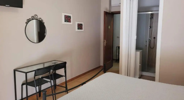 Villa Eleila, Book Villa Sommerhuse i Terracina, Hytte