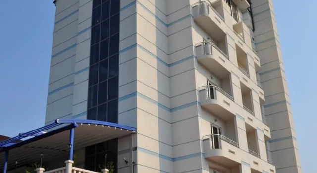 White Dream, Varaa Hotelli Hotellit Tirana County uima-altaalla, Uima-allas