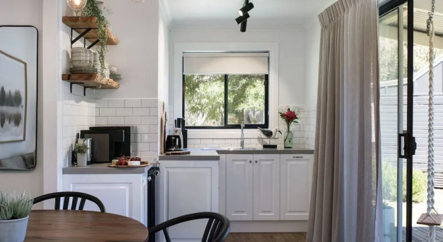 Bodhi Daylesford - family friendly group accommodation with pool, Book Hotel Hotels in Victoria with Parking, Parking
