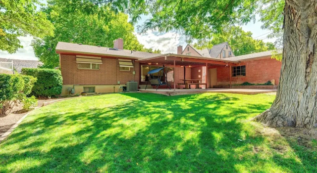 Коттедж 27 Mi to Zion: Home w/ Backyard in Cedar City!