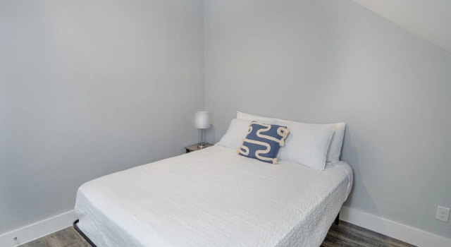 Impressive Cozy Historic 3BR Apt 101 Near Downtown, Забронировать Отель Сан-Антонио Bexar County, рядом с Delavan Tennis Stadium