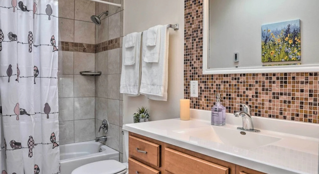 Коттедж с 3 комнатами Pet-friendly Canon City Home w/ Fenced Yard!