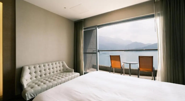 Standard- firedobbelt værelse med søudsigt Hotel Del Lago
