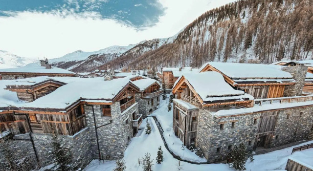 Hotel Village La Mourra, Boek Hotel Hotels in Espace Killy met parkeren, Parkeren