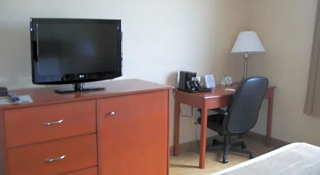 Люкс c 1 комнатой Days Inn by Wyndham Moose Jaw