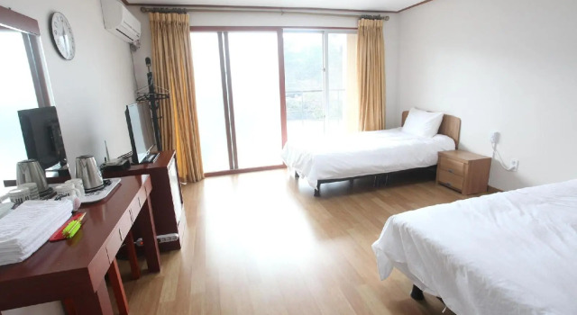 Jeju Youth Hostel, Забронировать Хостел Отели Аеуол-ли с завтраком, Завтраки