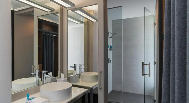 Двухместный номер Standard Aloft by Marriott College Station