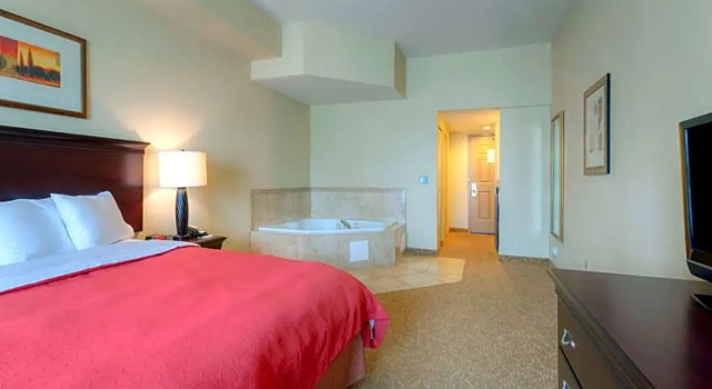 Двухместный люкс Country Inn & Suites by Radisson, Petersburg, VA