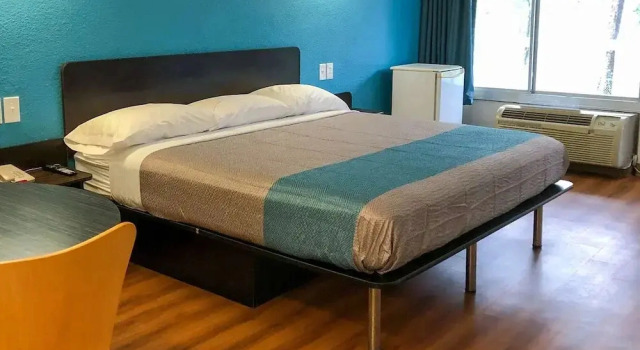 Номер Deluxe Motel 6-Daytona Beach, FL - Speedway