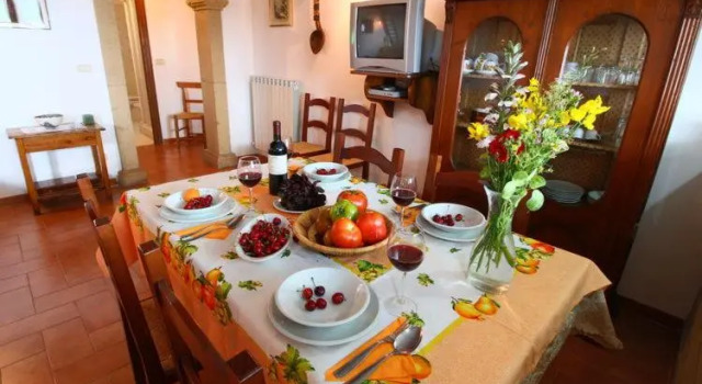 Appartamento TRE QUERCE di Guerrini Mariella, Buchen Sie Ferienwohnung Hotels in Sorano mit Parkplatz, Parkplätze