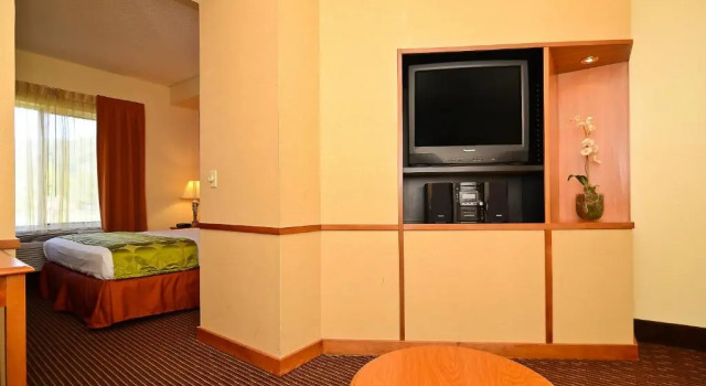 Студия Fairfield Inn & Suites Cherokee