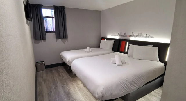 Трёхместный семейный номер Standard easyHotel Leeds