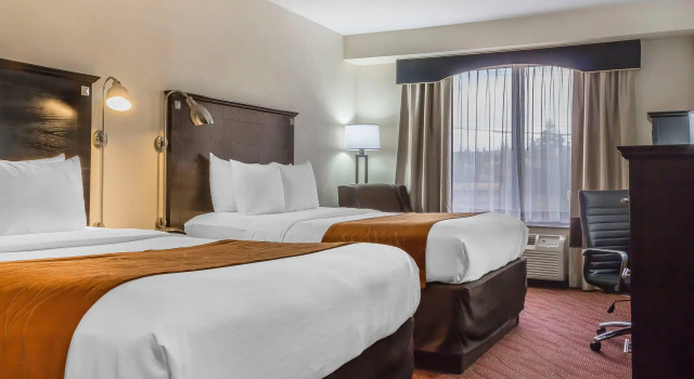 Четырёхместный номер Standard Comfort Inn & Suites LaGuardia Airport