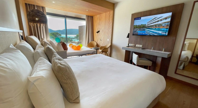 Golden Tulip Porto-Vecchio, Забронировать Отель Отели Порто-Веккьо 4 звезды, рядом с Marina di Fiori Beach, 4*