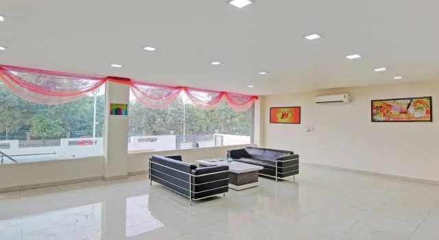 OYO Rooms Noida Sector 72, Забронировать Отель Нойда штат Уттар-Прадеш