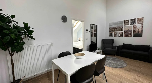 Апартаменты Luxury 1BR Near Fashion District by Oneluxstay