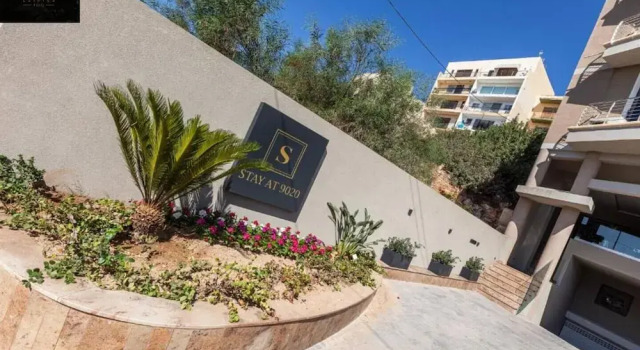Stay At 9020, Rezervați Pensiune Xemxija Bay Malta