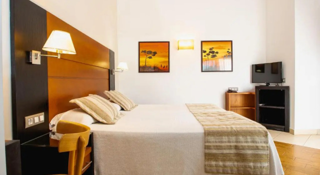 Студия Отель HL Miraflor Suites