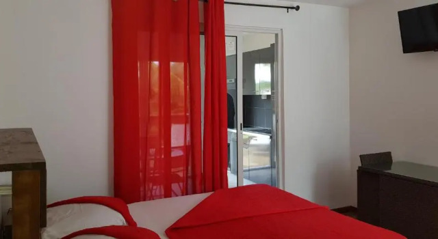 Jardin D'eden, Boek Hotel Hotels in Grande-Terre met parkeren, Parkeren